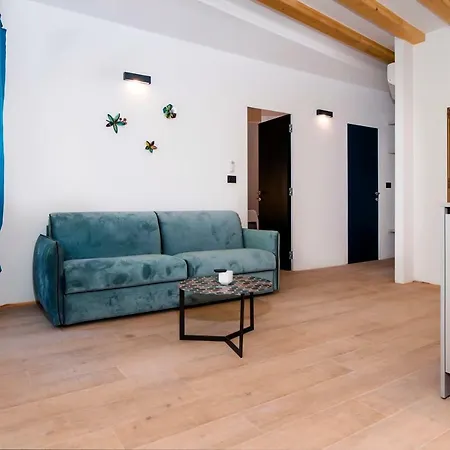 Apartman Sesi Apartman *